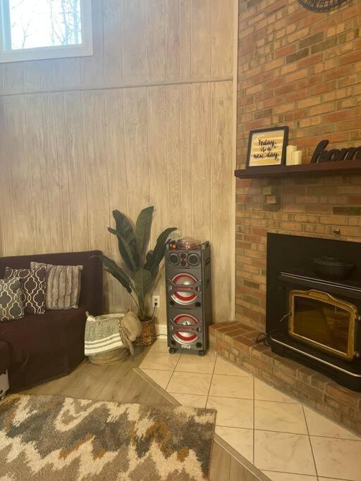 Modern Home Near Lake W Hottub, Game Room, Fireplace Albrightsville Zewnętrze zdjęcie